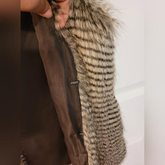 Altar'd State faux Fur Vest - Picture 4 of 5